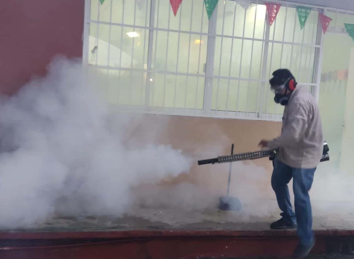 Sector salud inició con la fumigación de las escuelas por probables casos de Dengue