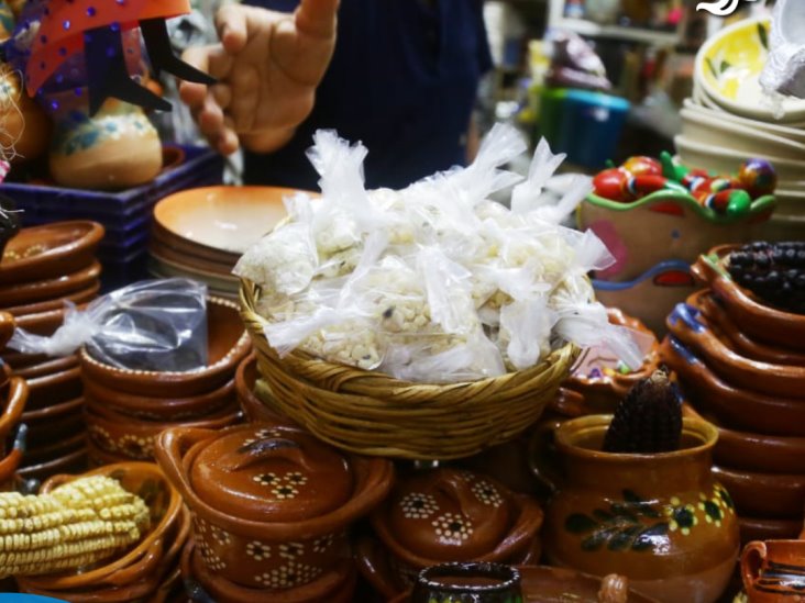 Celebración de Día de Muertos reactiva movimiento en el mercado Morelos