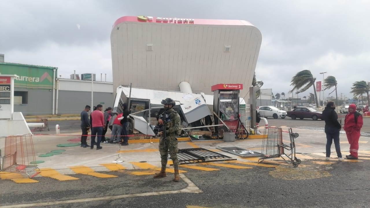 Estas corporaciones se movilizan ante daños de Frente Frío 8 en Coatzacoalcos; mantienen alerta gris