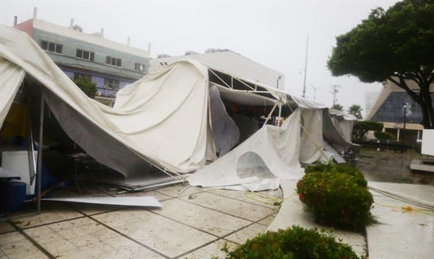 Estragos en negocios y mercados de la zona centro de Coatzacoalcos por el Frente Frío 8 | VIDEOS