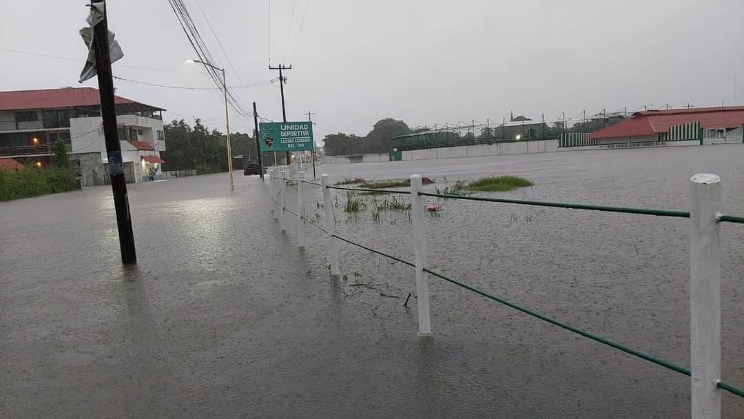 Lluvias de las últimas 48 horas han provocado el ascenso de ríos y afectaciones hasta en la telefonía móvil