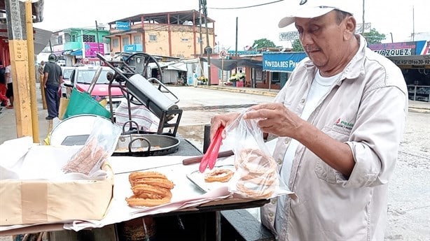 Los populares churros de don Chepe en Villa Cuichapa; ideales en días de lluvia y frío | VIDEO