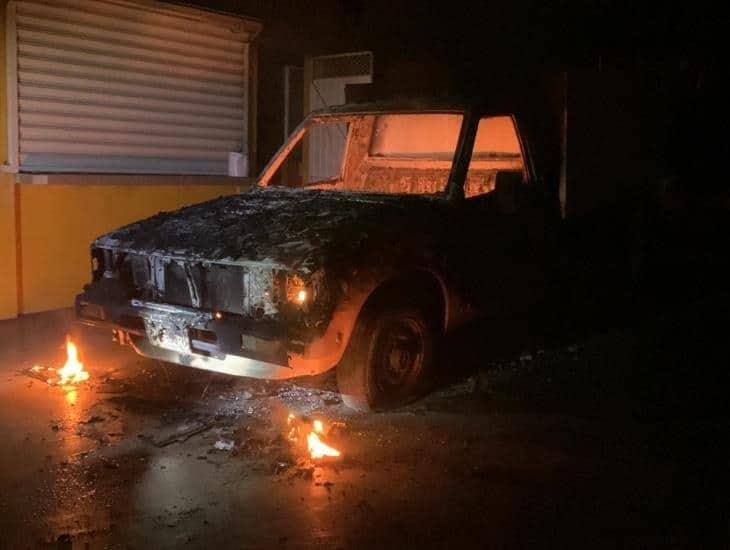 Localizan incendiada camioneta de familia de exalcalde de Sayula; fuego habría sido provocado