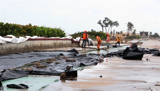 El recuento de los daños del Frente Frío 8 en el Malecón de Coatzacoalcos