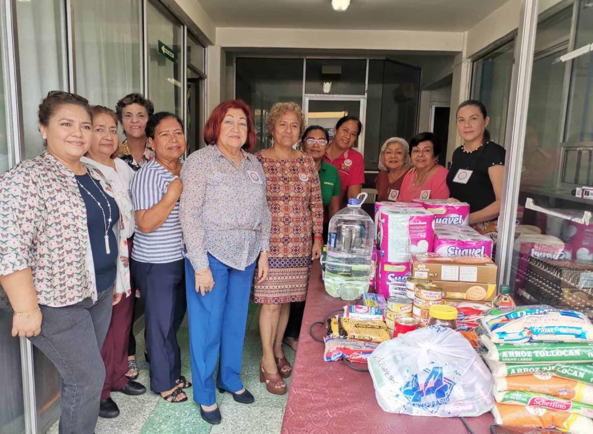 Damas voluntarias de la sección 11 se sumaron a colecta de vivires para familias damnificadas de Guerrero