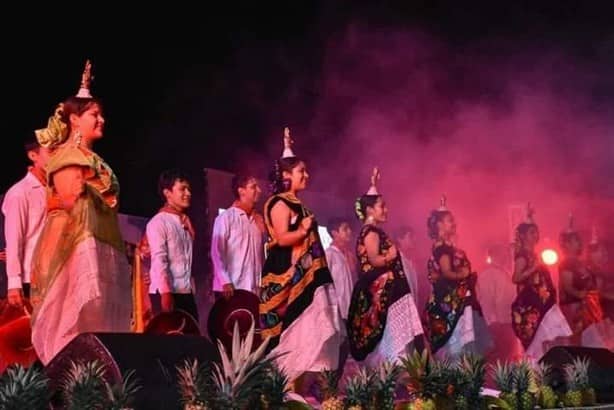 Con este espectáculo folklórico Coatzacoalcos reconoce la cultura de Oaxaca