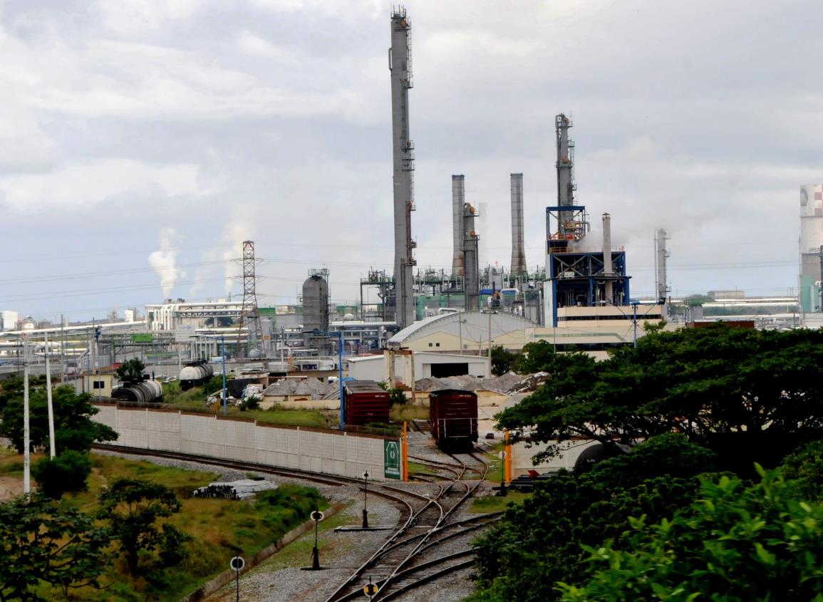 Solicitan a presidenciables mayor inversión para el resurgimiento industrial del sur de Veracruz