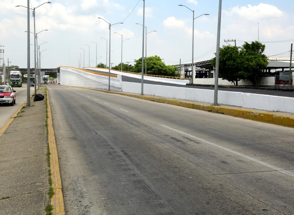 ¿Cuántos accesos carreteros hay hacia Coatzacoalcos?