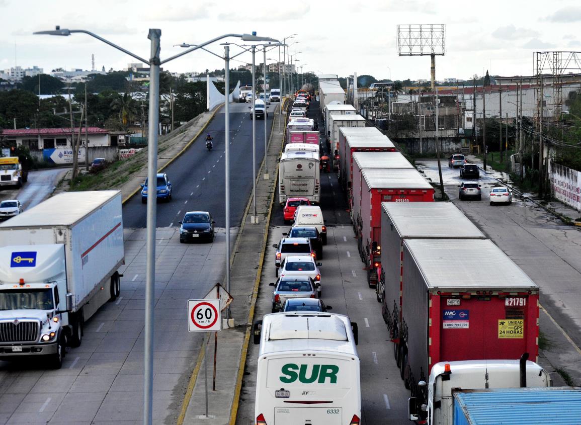 Estas son las vialidades afectadas por el tráfico en Coatzacoalcos