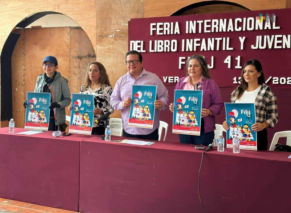 Feria Internacional del libro con estilo jurásico en Coatzacoalcos, checa las actividades y horarios