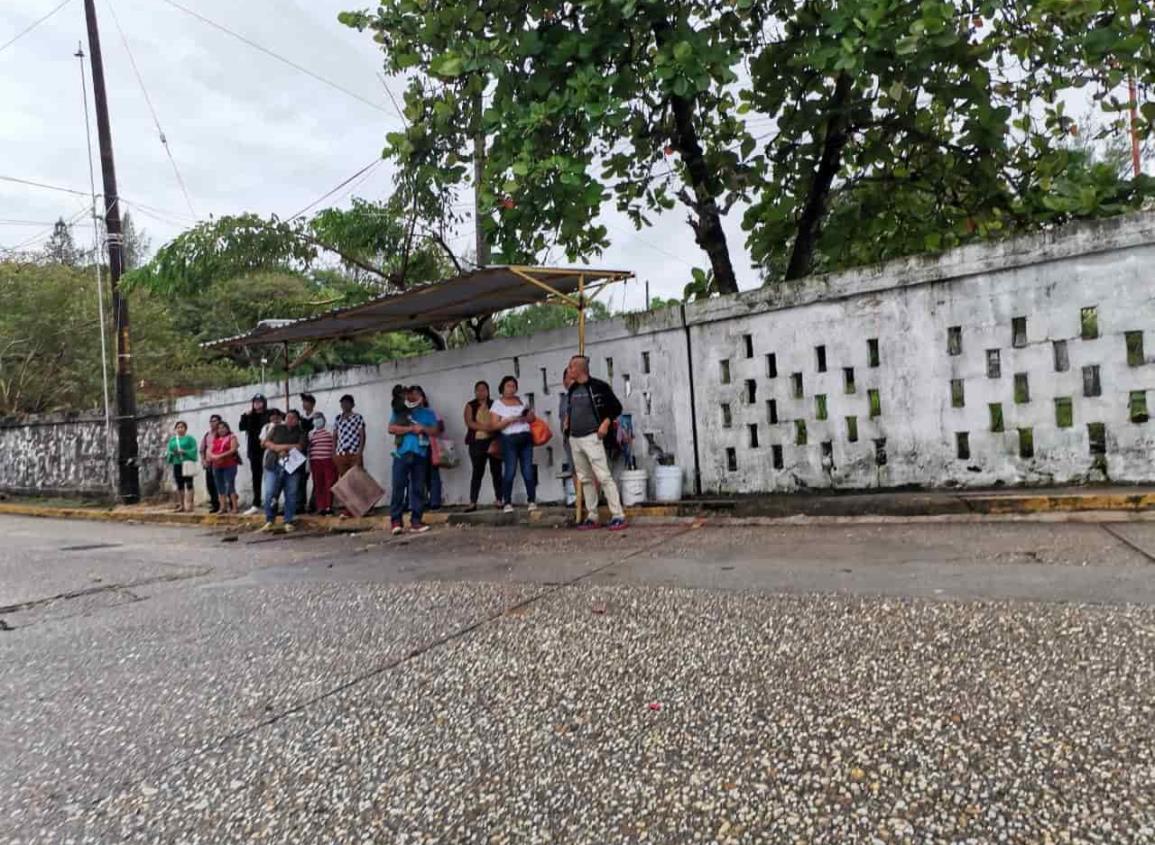 Caos vehícular por reparaciones en puente Coatzacoalcos 2 provoca retrasos para estudiantes y trabajadores