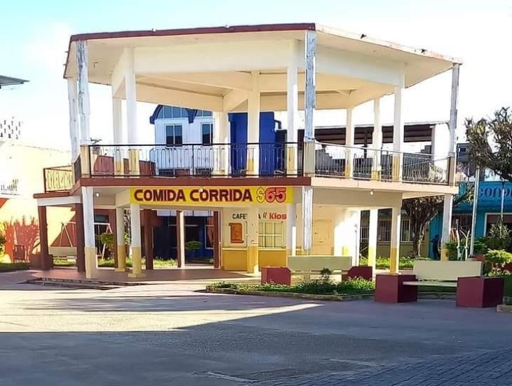 Retiro de porterías de parque Miguel Hidalgo causa controversia en Las Choapas