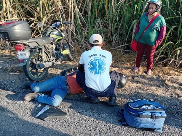 Motociclista se estrella contra un automóvil en La Antigua, Veracruz
