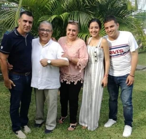 Sol y Sones: Festejo de jubilación de la Maestra María Cruz con autoridades