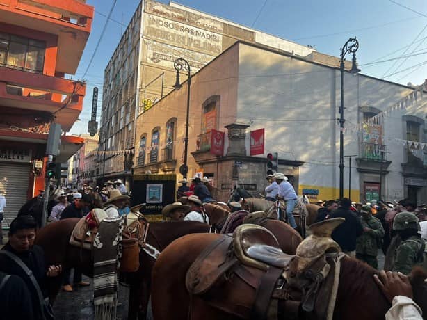 Con tradicional desfile, conmemoran 113 aniversario de la Revolución Mexicana en CDMX