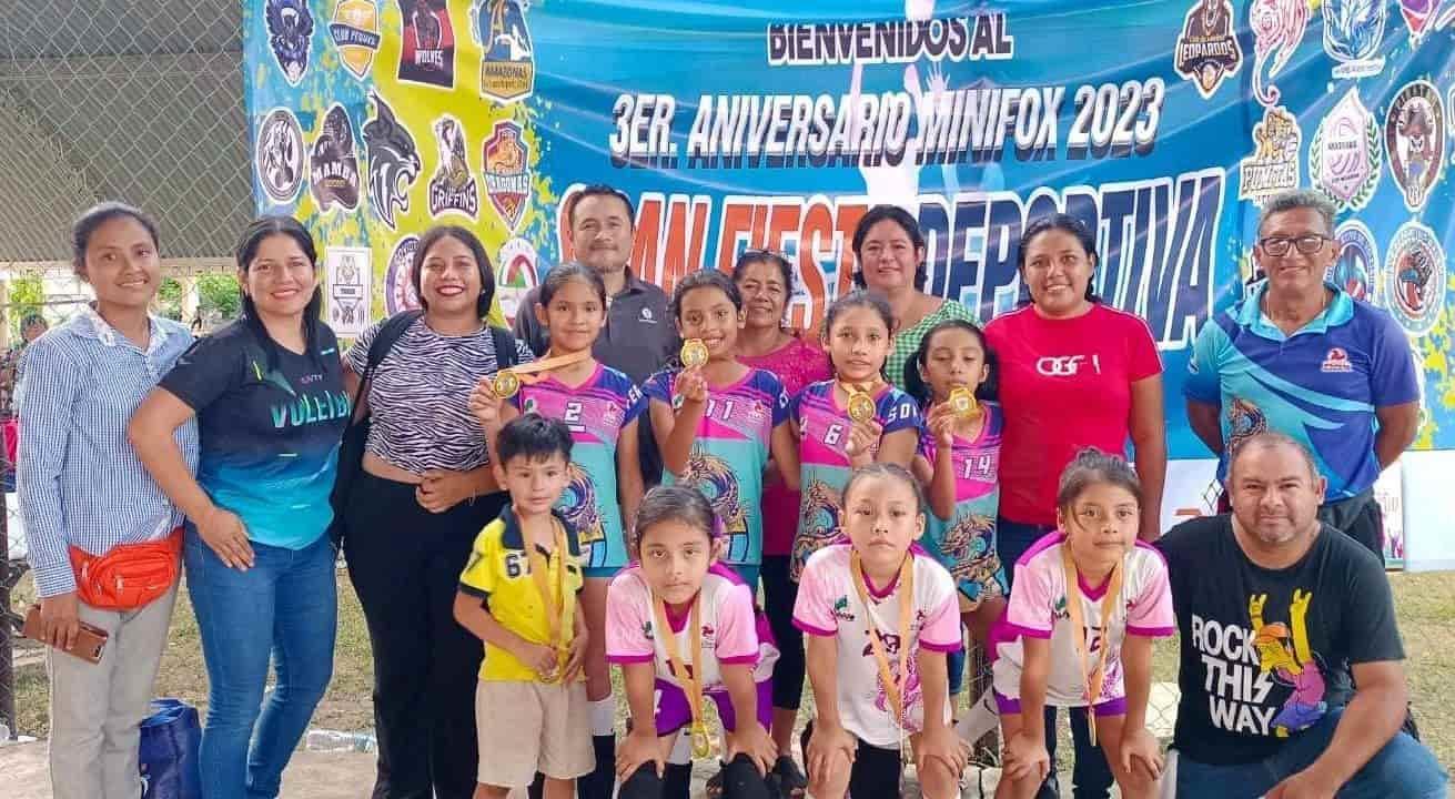 Dragonas de Jáltipan conquistan torneo de voleibol en Las Choapas