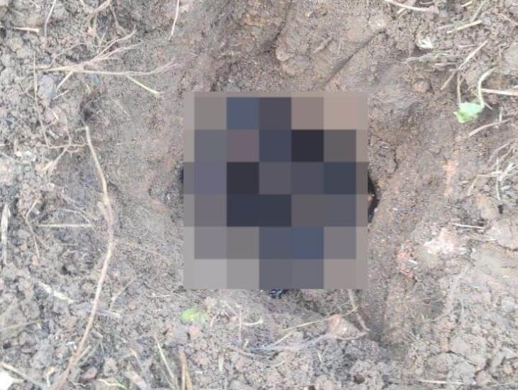 Denuncian a veterinario de provocar muerte de perrita de una familia de Acayucan