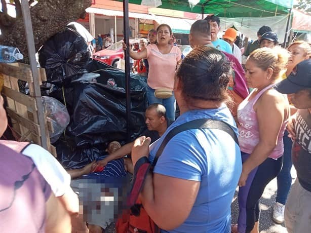Balacera frente al Mercado Morelos a plena luz del día; hieren a El Gato de 7 impactos
