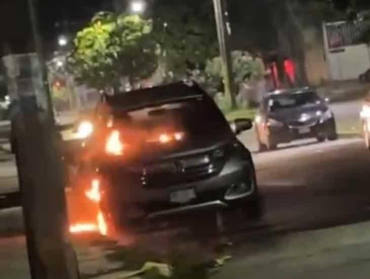 Se incendia camioneta de enfermero del IMSS en Coatzacoalcos; este fue el motivo