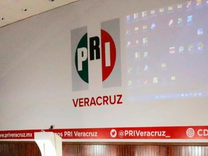 Consejo Estatal del PAN: El PRI compra la franquicia azul en Veracruz