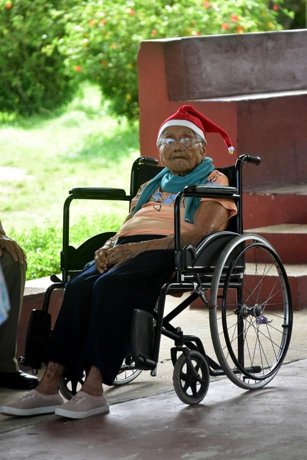 Doña Edmar, a prueba de virus y terremotos; a sus casi 103 años es testigo del desarrollo de Coatzacoalcos | VIDEO