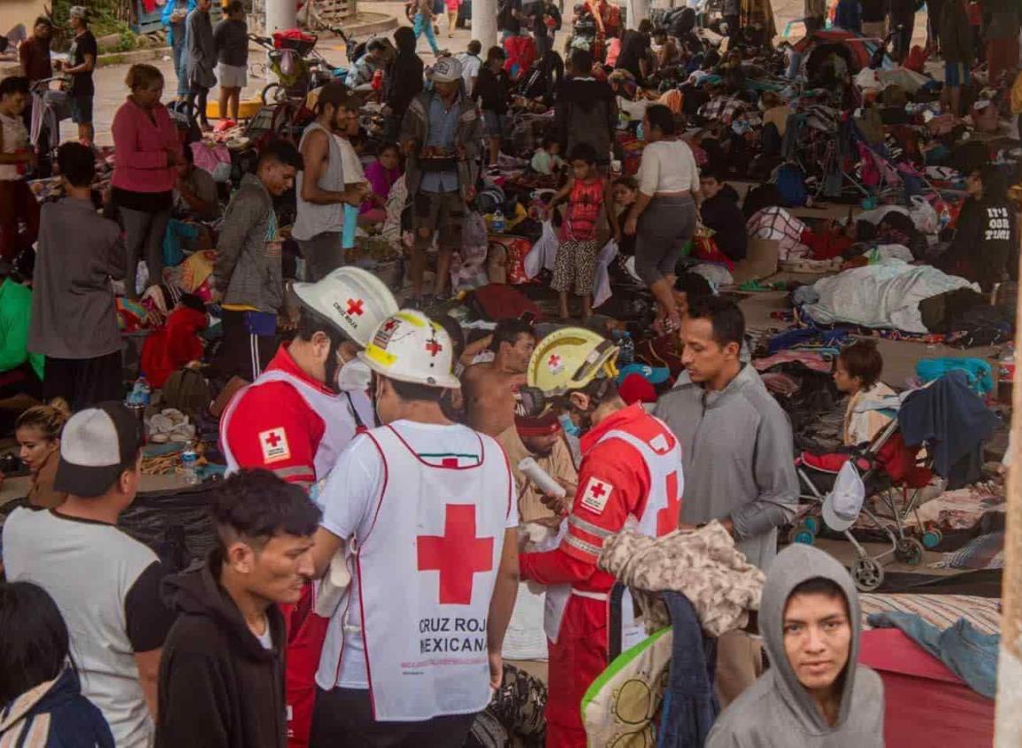 Cruz Roja de Acayucan brinda atenciones a Caravana de Migrantes