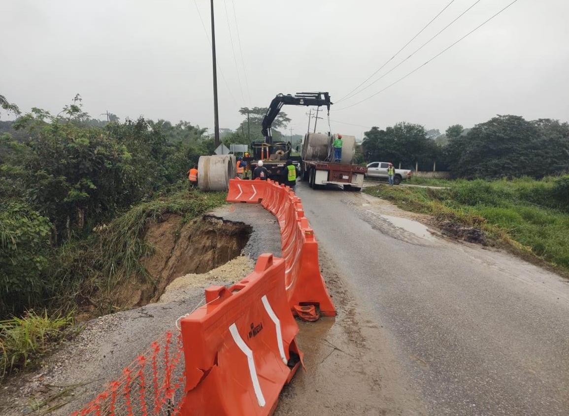Llegaron alcantarillas para reparar tramo de la Cuichapa-Tlacuilolapan, alertan por cierre | VIDEO
