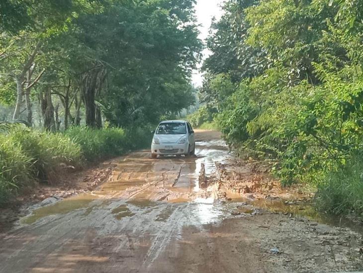 Intensas lluvias destruyen caminos rurales de Minatitlán, pobladores exigen reparaciones