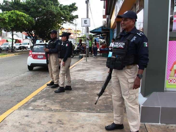 Desconfian porteños de acompañamiento policíal en Coatzacoalcos