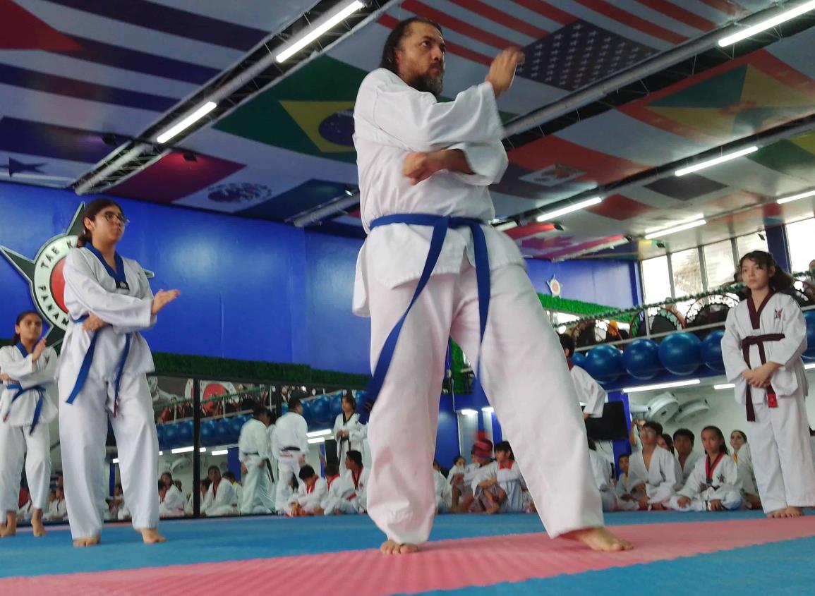 Alumnos de ES TKD Panamericano ascendieron de grado