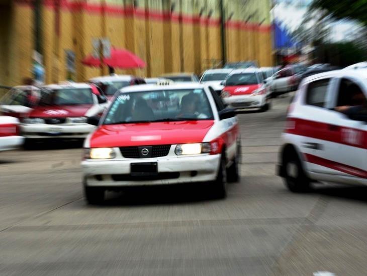 Violento atraco en taxi de Coatzacoalcos; dejan hasta sin lonchera a pasajero