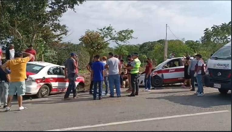 Taxista casi provoca una tragedia en Acayucan; fue detenido | VIDEO