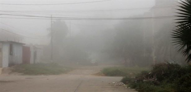 Espesa neblina cubrió las calles de Coatzacoalcos esta Navidad