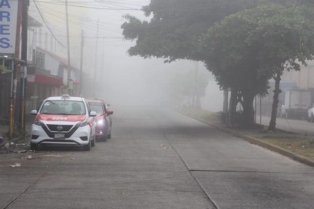 Espesa neblina cubrió las calles de Coatzacoalcos esta Navidad