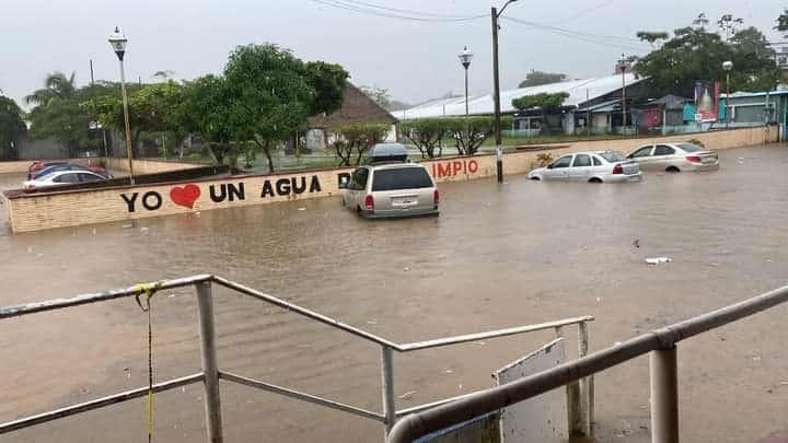 Lluvias provocadas por frente frío dejaron encharcamientos en Agua Dulce