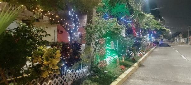Porteños iluminan avenida de Coatzacoalcos por la Navidad ¡hermosa postal!