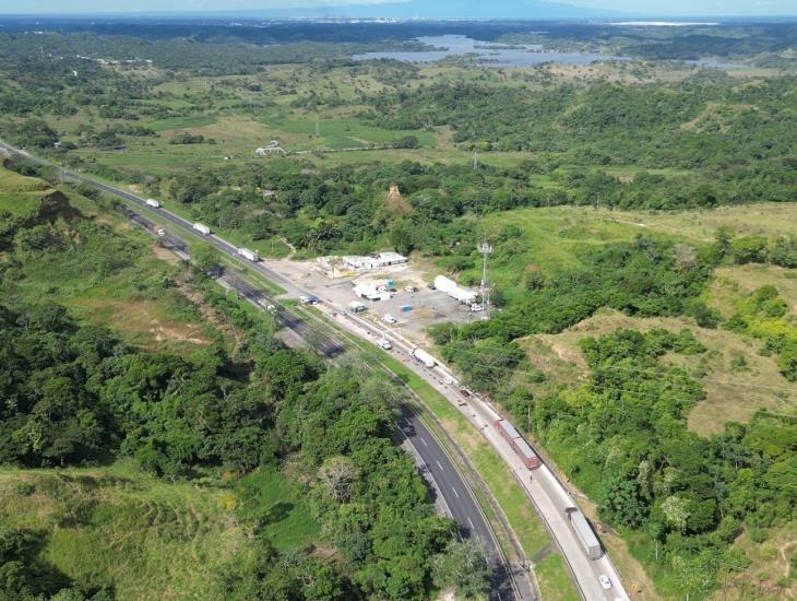 A días de finalizar el 2023 se agiliza el tráfico en la carretera Costera del Golfo