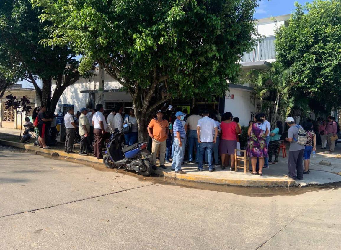 Continúan reclamos con autoridades de CAEV en Acayucan | VIDEO