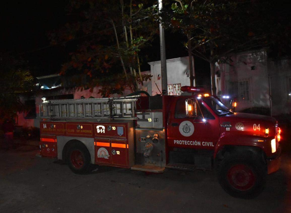 Vecinos rescatan a familia de incendio en fraccionamiento de Soconusco 