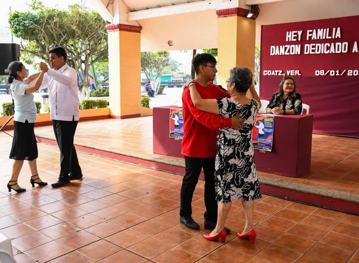 Gobierno de Coatzacoalcos promueve la cultura del Danzón en todas las edades