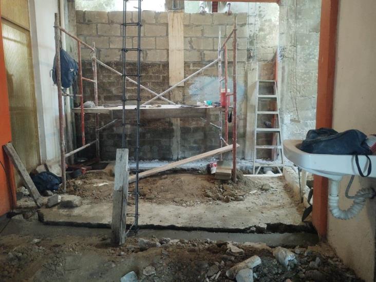 Continúan trabajos de remodelación en la parroquia de Villa Cuichapa 