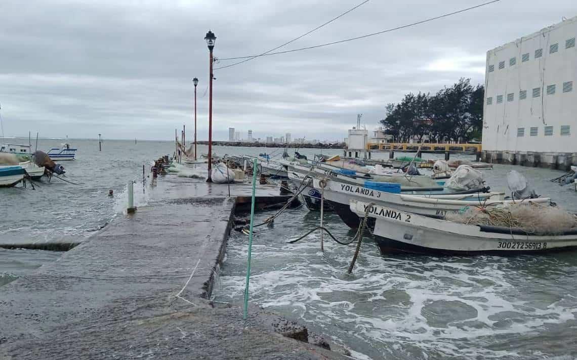 Por frente frío 27 fueron cerrados estos puertos en Veracruz