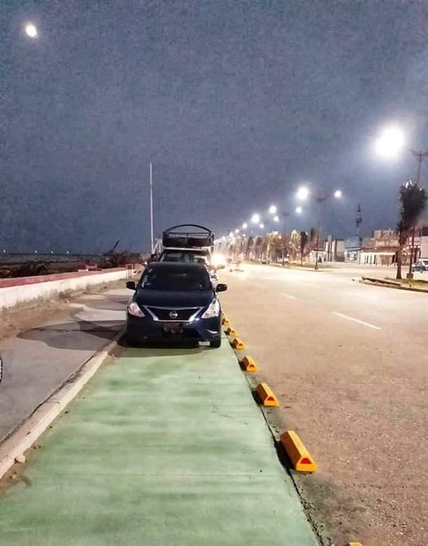 Porteños reprueban mal uso de la nueva ciclovía del Malecón de Coatzacoalcos