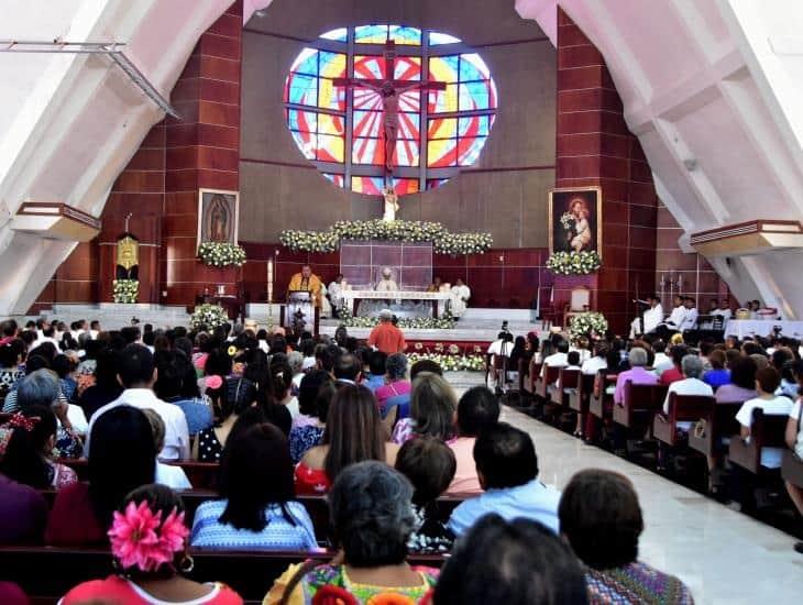 Iglesias Católicas en Coatzacoalcos exhortan a feligreses a asistir siguiendo las medidas sanitarias