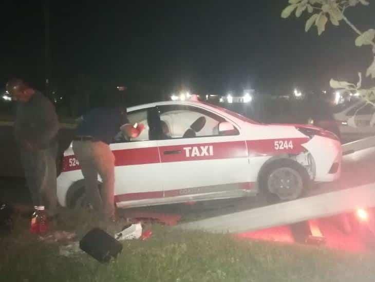 Se accidenta taxi en Coatzacoalcos y deja daños materiales de 60 mil pesos