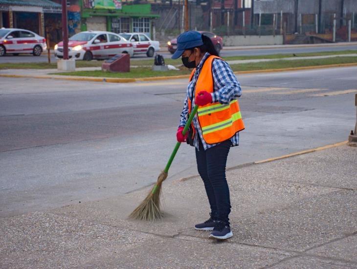 Regresan los campaneros de limpia pública a las calles de Coatzacoalcos