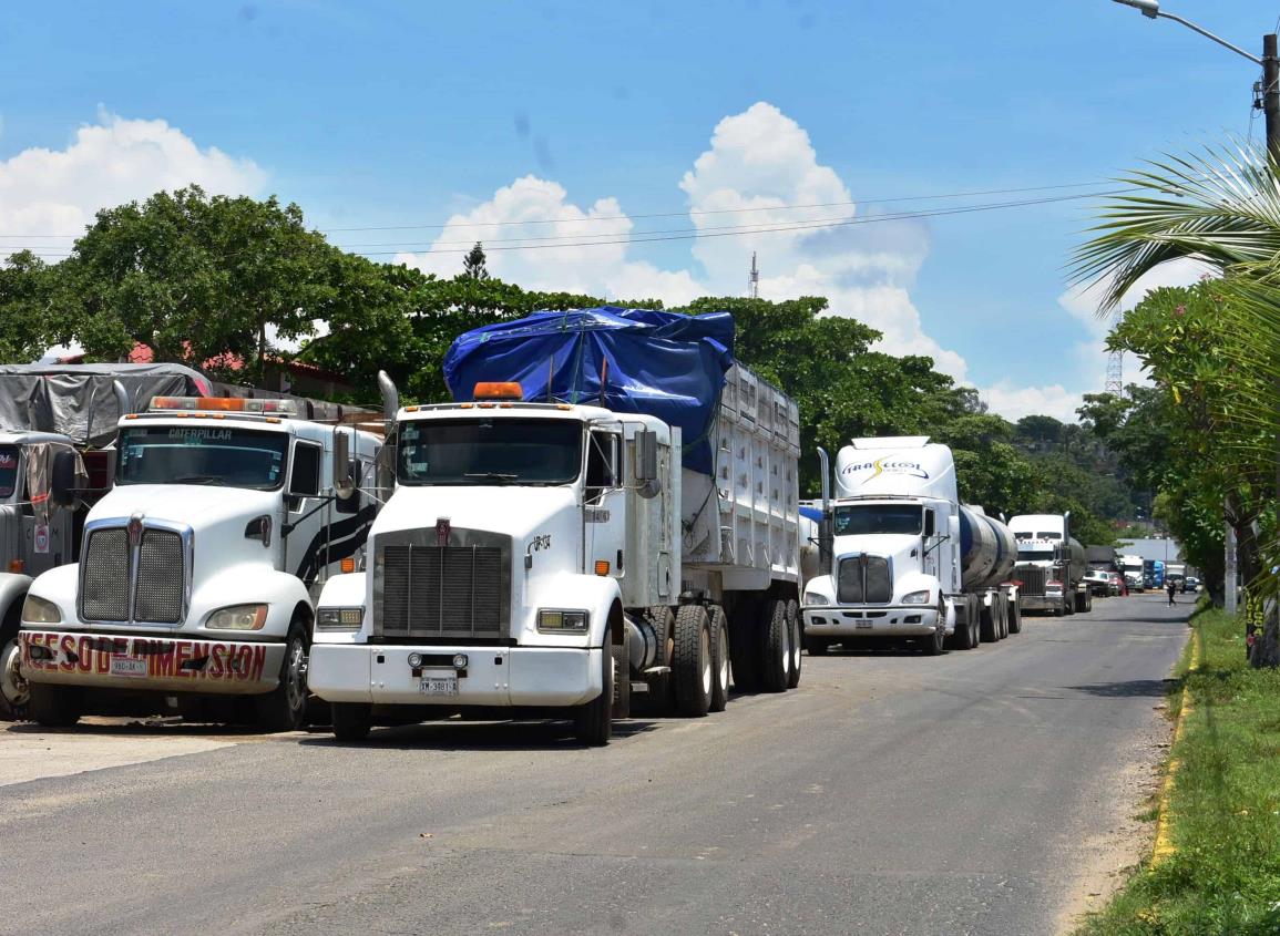 Cancelan paro nacional de transportistas tras reunión con Secretaría de Gobernación