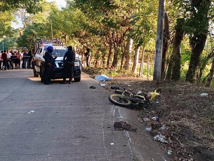Fatal derrape de motocicleta deja una persona sin vida y un lesionado en San Andrés Tuxtla