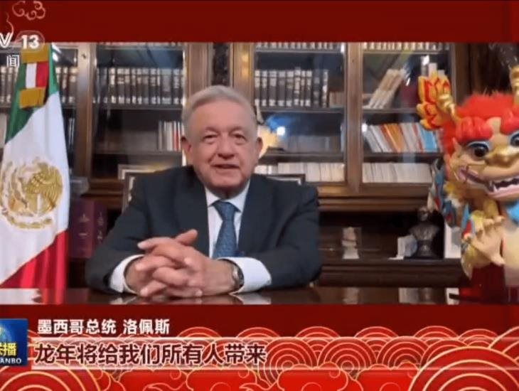 Felicitación de AMLO por el Año del Dragón aparece en noticiero de China