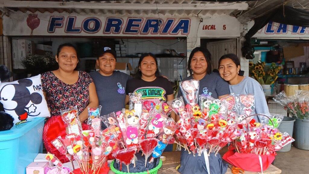 Emprendimiento y San Valentín une a hermanas en Minatitlán